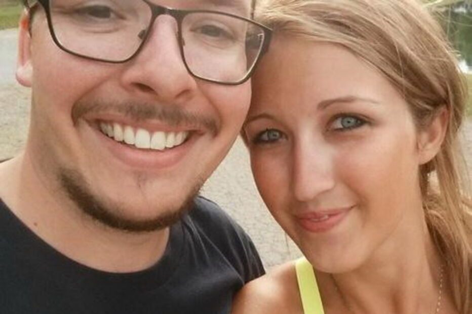 Jessica Storer e o marido, Derreck, organizaram uma festa para os alunos menores em sua casa