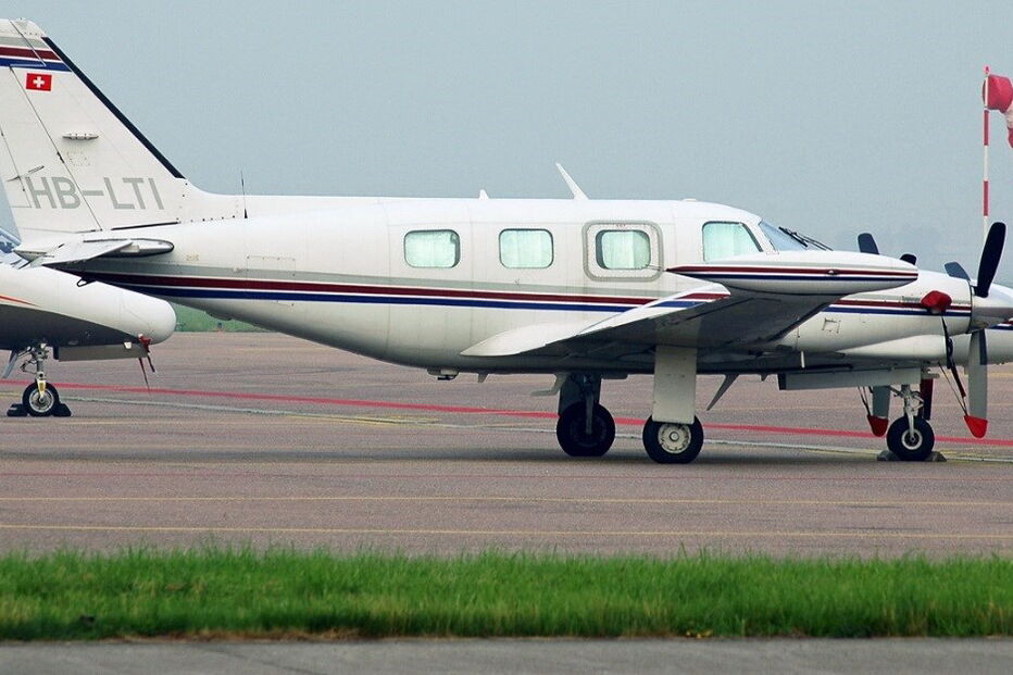  O avião que se despenhou em Tires é um Piper PA-31T Cheyenne II