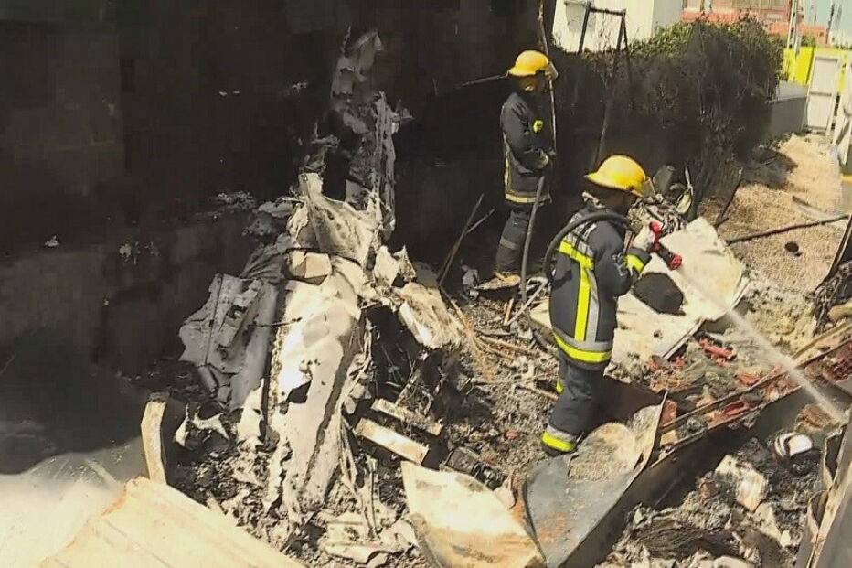 Aeronave ficou completamente destruída na queda, seguida de incêndio