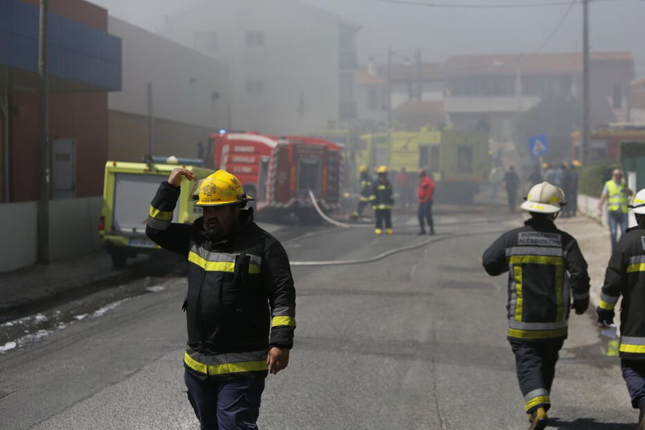 Avião despenha em Tires matando cinco pessoas
