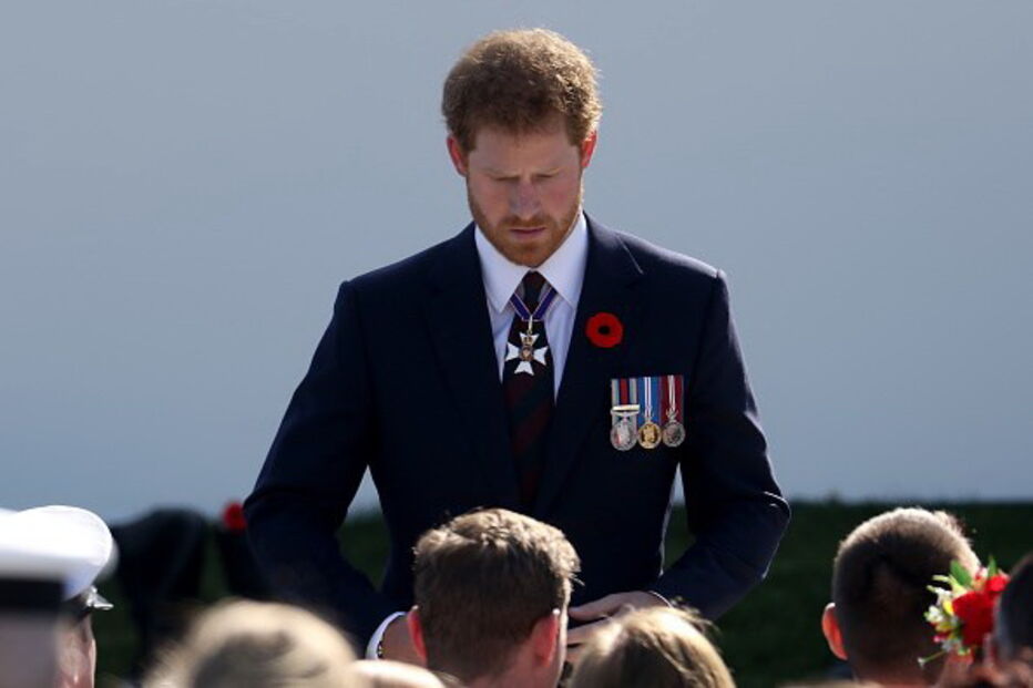 O príncipe Harry tinha 12 anos quando a princesa Diana morreu num trágico acidente de carro, em 1997