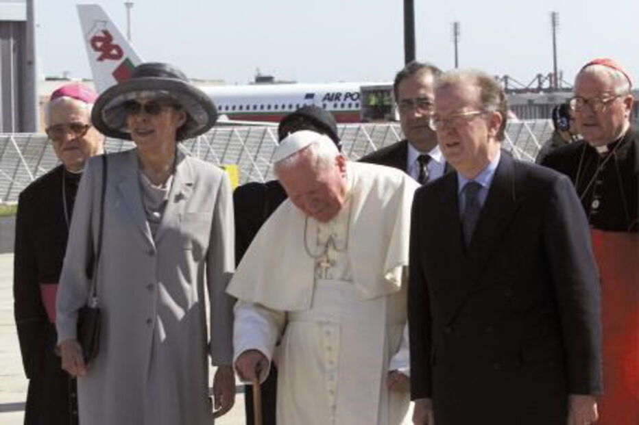 2017-04-17_19_09.45 João Paulo II Fátima DR3.jpg