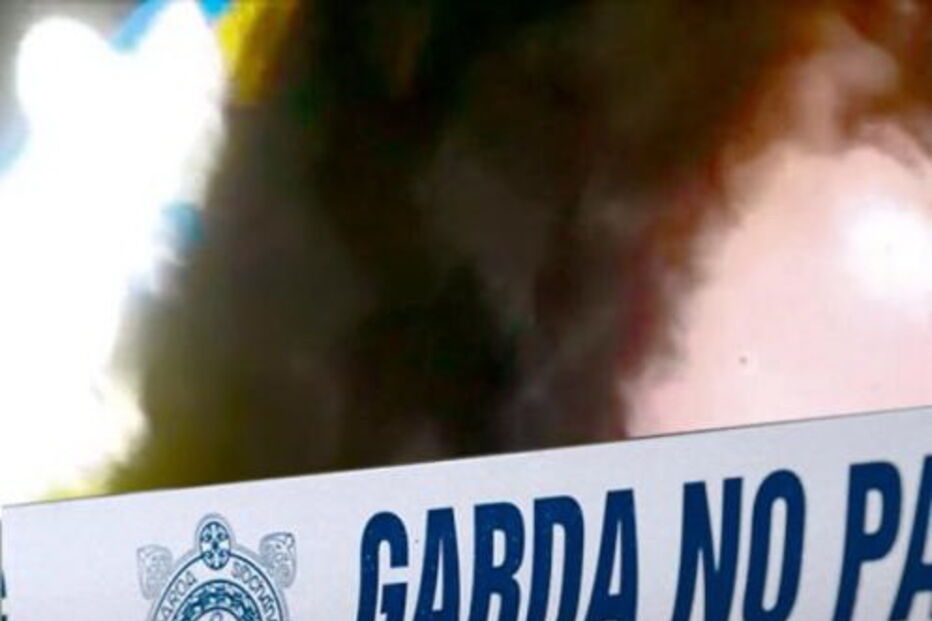 Vídeos mostram a mesma mulher a fazer sexo com os soldados e o agente