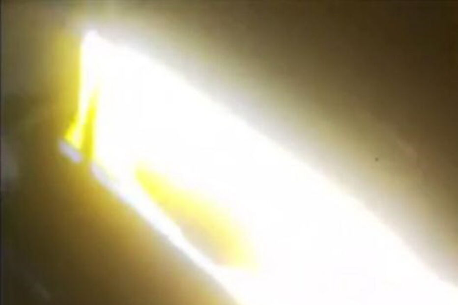 Vídeos mostram a mesma mulher a fazer sexo com os soldados e o agente