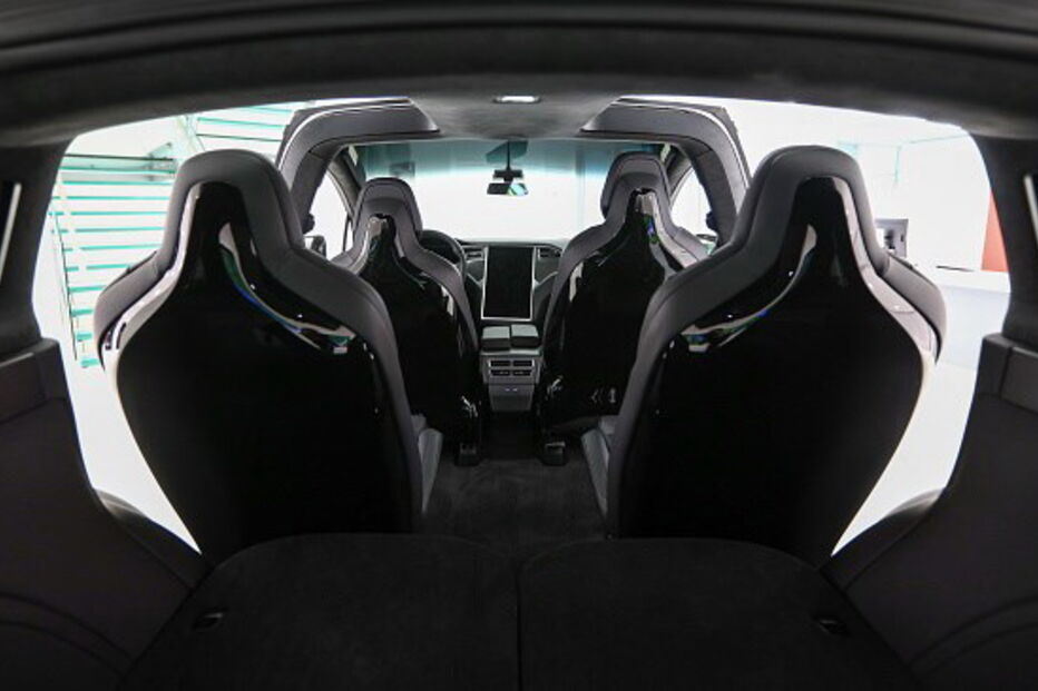 Tesla, Portugal, stand, Lisboa, carro, veículos, luxo, Centro Comercial das Amoreiras, SUV Model X