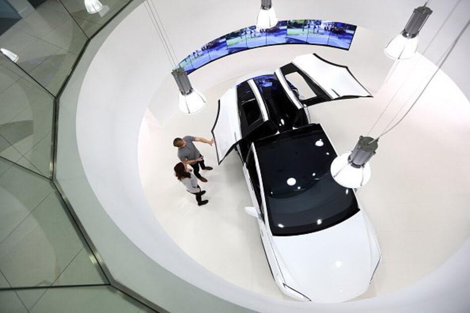 Tesla, Portugal, stand, Lisboa, carro, veículos, luxo, Centro Comercial das Amoreiras, SUV Model X