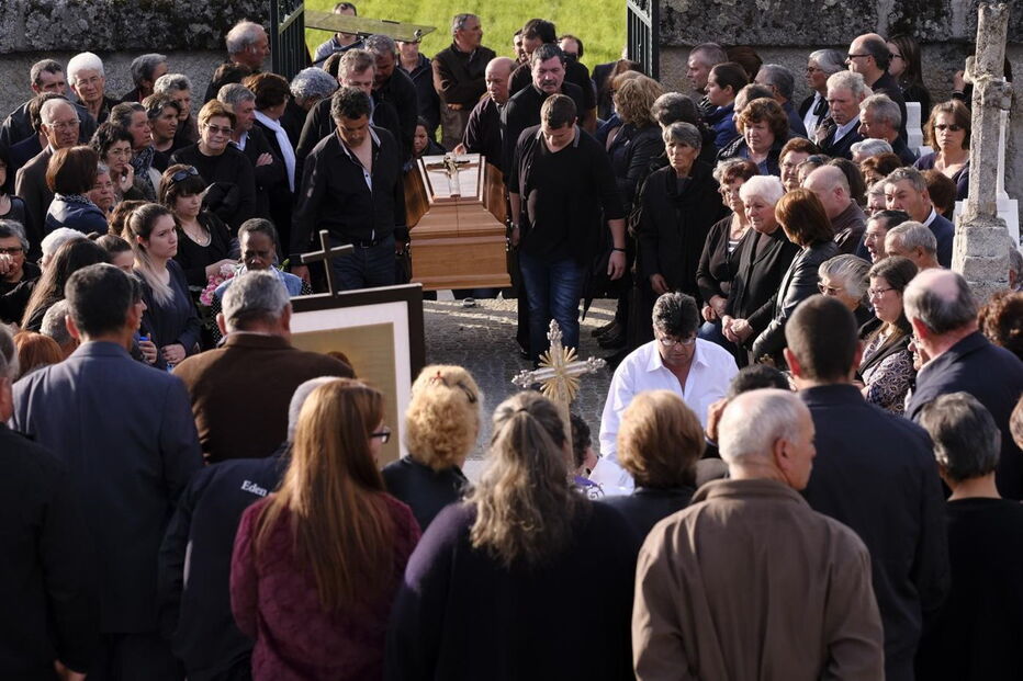 Dor e emoção no último adeus a Liliane Pinto