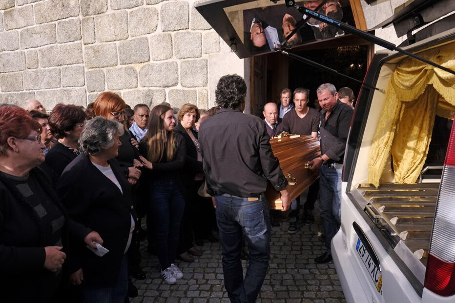 Dor e emoção no último adeus a Liliane Pinto