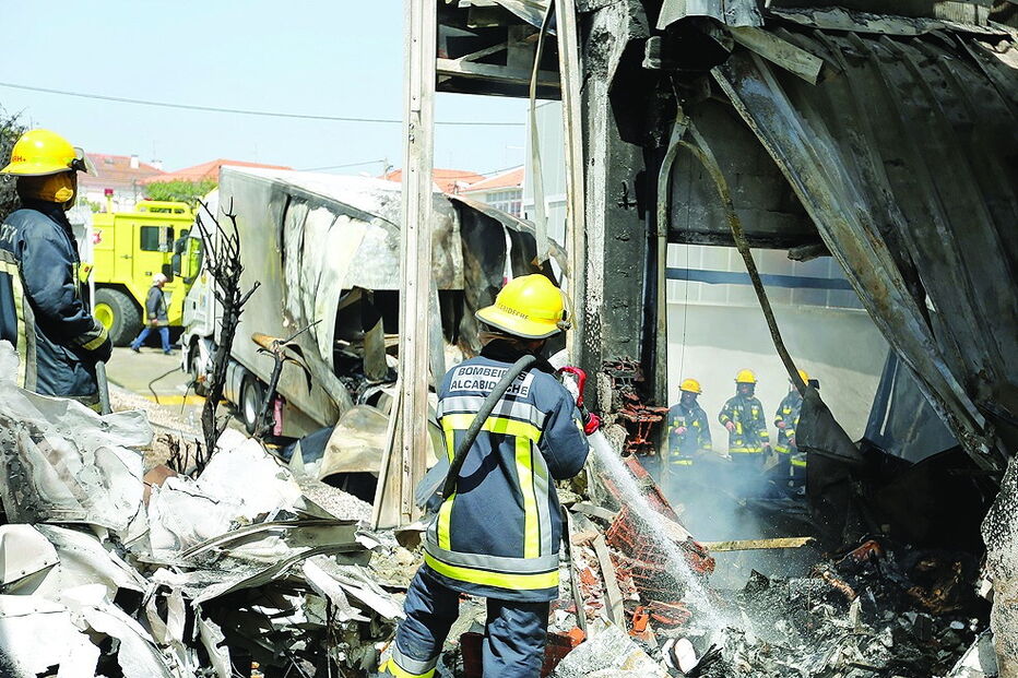 Virgílio de Almeida, avião, aeronave, Lidl, Tires, motorista, camião, pão, trabalho, mortes