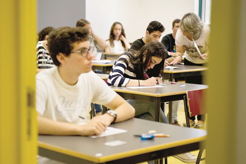 testes, estudantes, alunos, ensino, PISA, OCDE