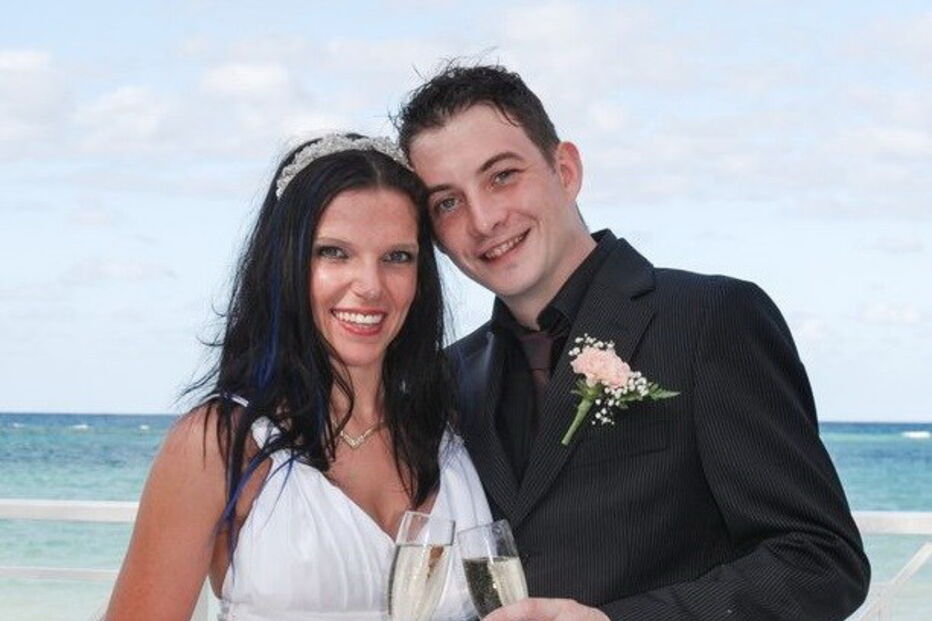 O casal casou-se na Jamaica, em 2009. Na altura, Kara ainda era James Cohen