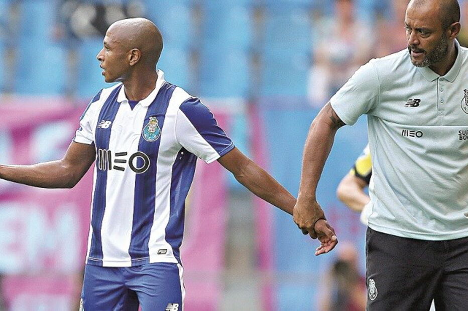 Espírito Santo, Brahimi, Nuno Espírito Santo, FC Porto, Feirense, Sp. Braga, Hugo Miguel, André Silva, desporto, futebol