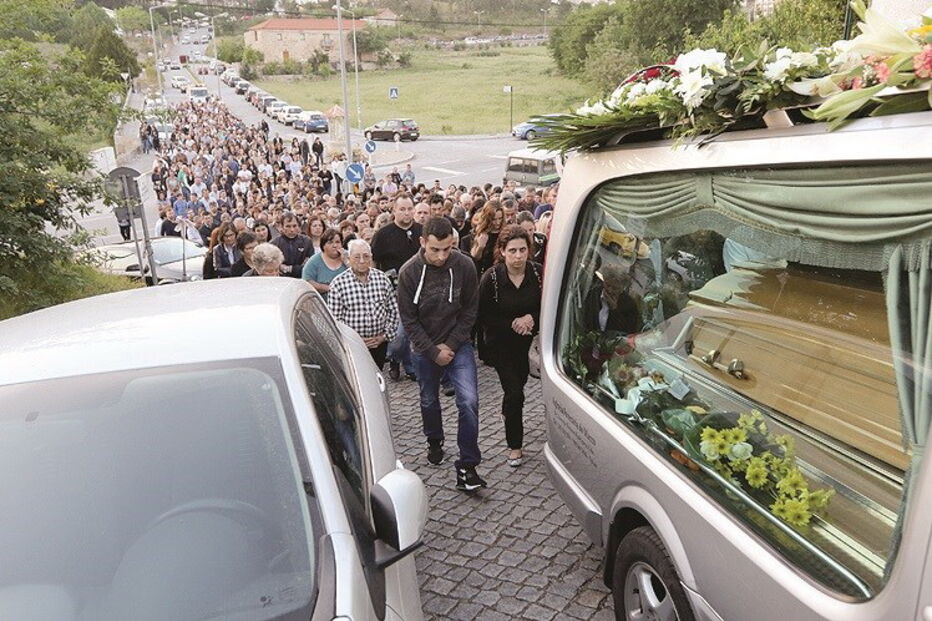 Funeral de Samuel Pinto foi acompanhado por dezenas de familiares e amigos. A cerimónia realizou-se ontem ao final da tarde em Tuias, Marco de Canaveses 