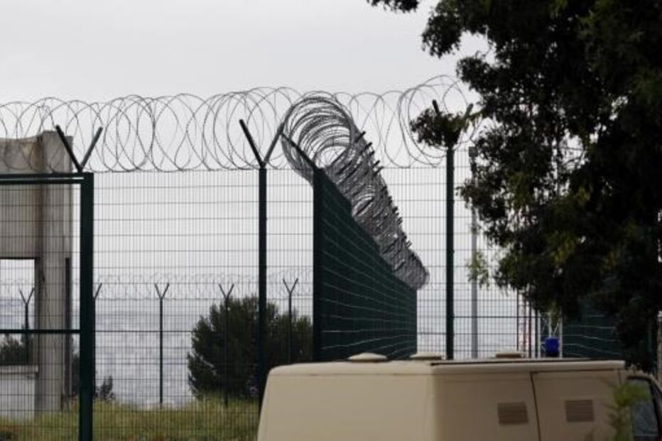 Reclusos cumpriam pena na ala  do regime aberto da cadeia de  Monsanto. Já foram transferidos 