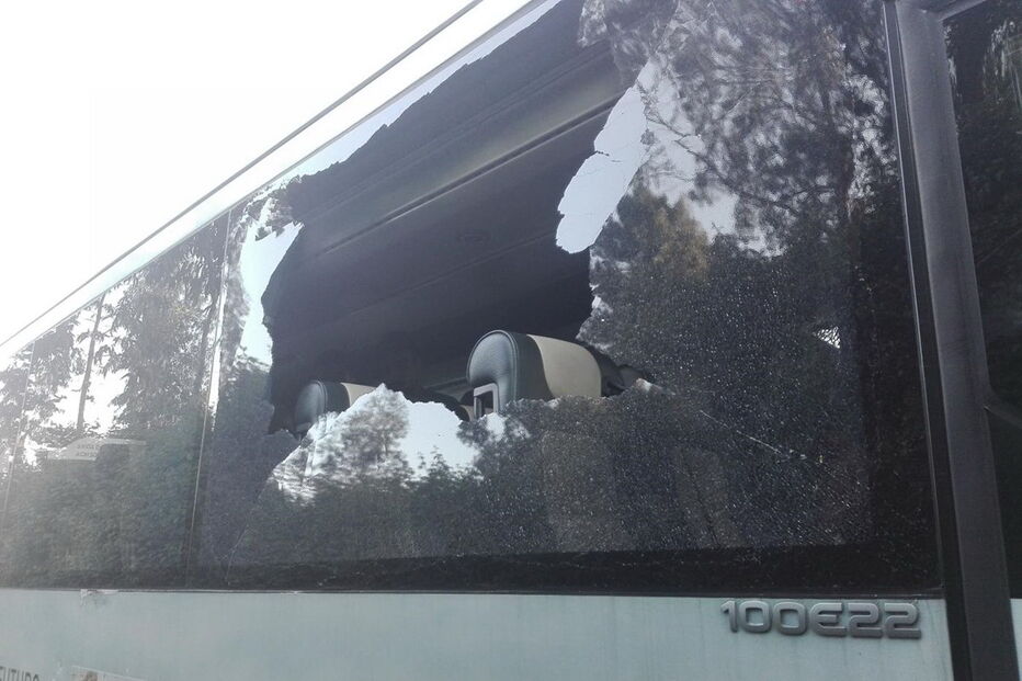 arcozelo, autocarro, apedrejado, maia, adeptos, tochas, pedras