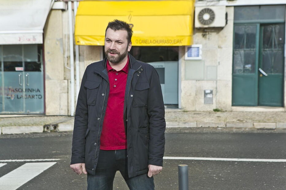 Ljubomir Stanisic tem 34 anos e nasceu em Sarajevo, capital da Bósnia e Herzgovina