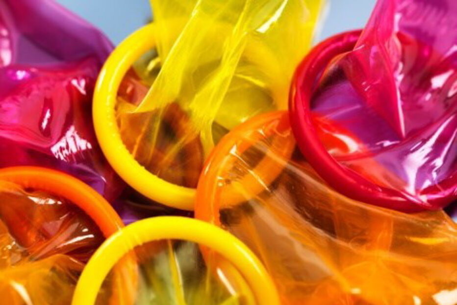 Número crescente de mulheres e homens homossexuais relata que o parceiro retira o preservativo sem consentimento