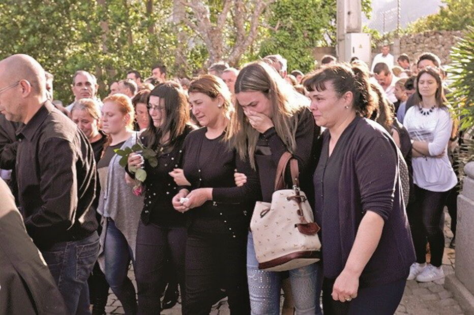 Celeste Sequeira (ao centro), viúva