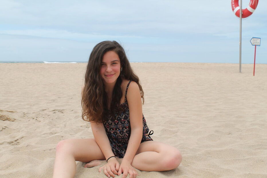 Inês Sampaio, de 17 anos, estudava na Escola Secundária de Santa Maria, Sintra. Morreu de complicações decorrentes de sarampo