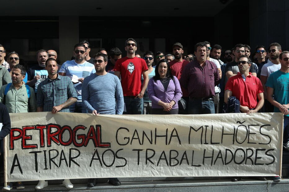 Trabalhadores da Petrogal em protesto pelos seus direitos