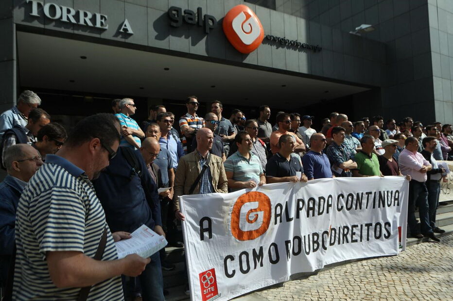 Trabalhadores da Petrogal em protesto pelos seus direitos