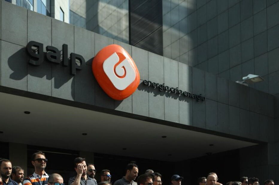 Trabalhadores da Petrogal em protesto pelos seus direitos