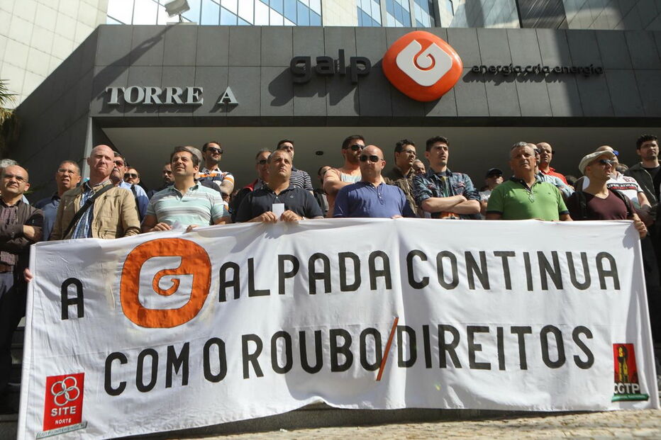 Trabalhadores da Petrogal em protesto pelos seus direitos