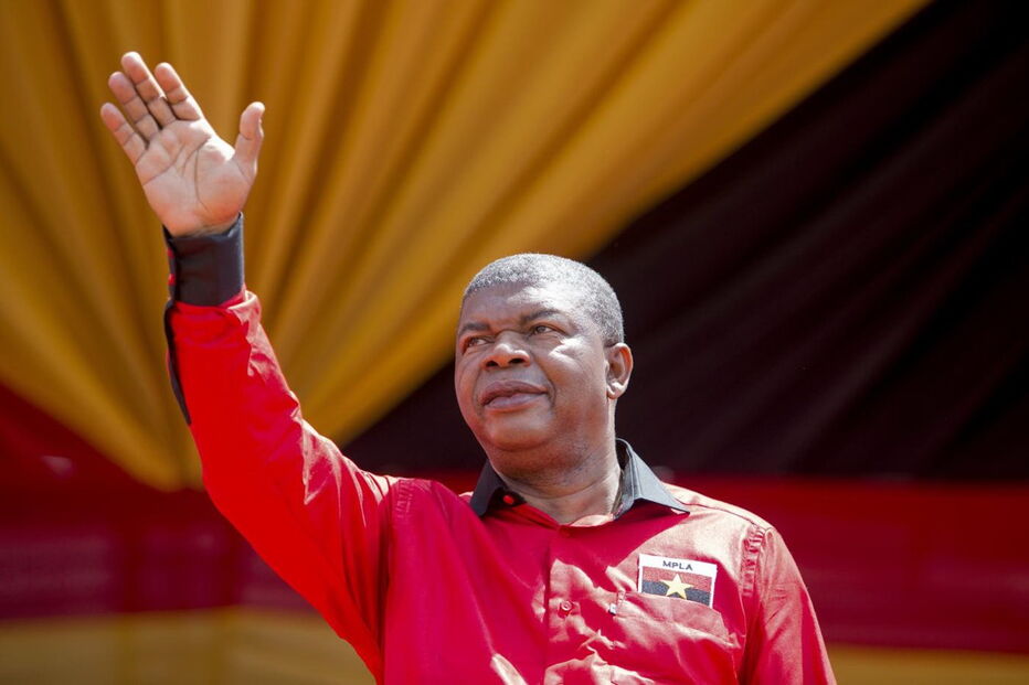 José Eduardo dos Santos, UNITA, Isaías Samakuva, União Nacional para a Independência Total de Angola, MPLA, política, eleições