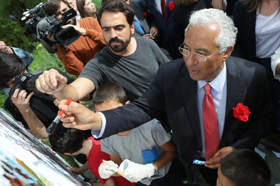 António Costa, Maria Antónia Palla, Carlos César, 25 de abril, revolução, liberdade, Baptista-Bastos, Luís Filipe Castro Mendes, Zeca Afonso, Manuel Alegre