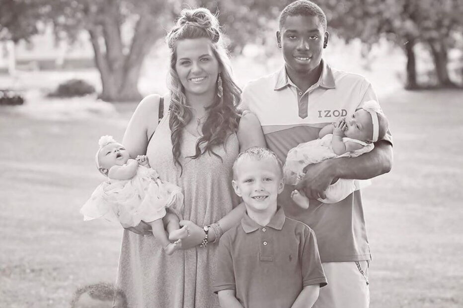 Kalani e Jarani Dean, as gémeas que nasceram com cores de pele diferentes, celebram esta quarta-feira, o primeiro aniversário