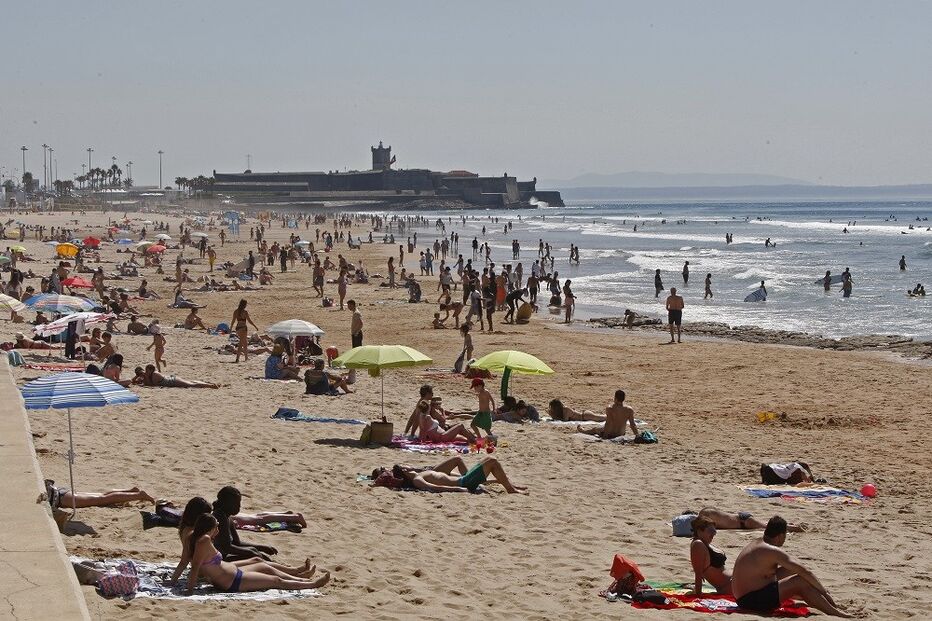 Cascais, bandeiras, praias, autarquia, critérios, água, candidatura, 