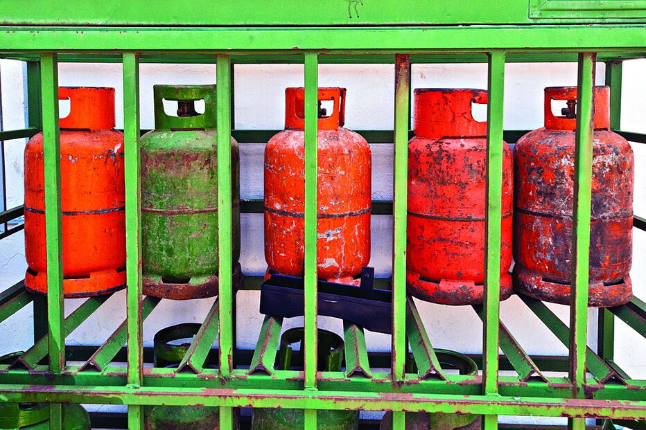 Botijas de gás custam o dobro do preço deste lado da fronteira e o Governo prepara medidas para mexer no mercado