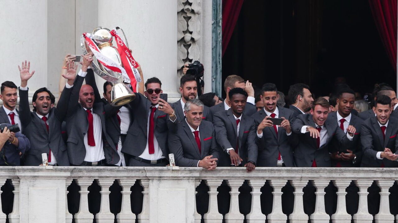 Benfica vai ser recebido esta segunda-feira na Câmara de Lisboa - SIC  Notícias