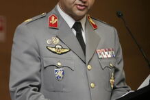 O tenente-general António Faria Menezes