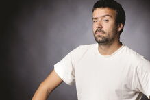 Miguel Araújo apresenta esta noite as músicas do novo disco  