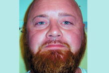 Christopher I. Hauptmann, de 43 anos, está casado com mãe e filha ao mesmo tempo