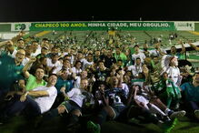 Chapecoense vence primeiro título após tragédia