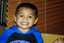 Maltrata, deixa filho à fome e dá-o de comer aos porcos