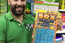 João Monteiro, um dos proprietários da Papelaria Sandra, em Baião