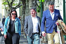 Do CM: Ana Luísa Nascimento (grande repórter), Armando Esteves Pereira (diretor-adjunto) e Ricardo Tavares (chefe de redação adjunto) 