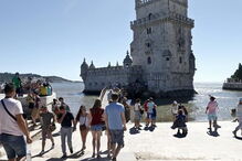 Turistas, torre de belém, lisboa, portugal