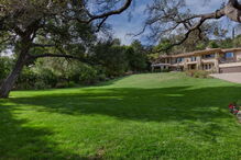 Mansão, Kardashian, Kim, Kylie, Kendall, Khloe, Kourtney,Kris, venda, milhões, reality show