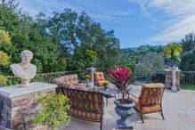 Mansão, Kardashian, Kim, Kylie, Kendall, Khloe, Kourtney,Kris, venda, milhões, reality show