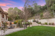 Mansão, Kardashian, Kim, Kylie, Kendall, Khloe, Kourtney,Kris, venda, milhões, reality show