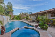 Mansão, Kardashian, Kim, Kylie, Kendall, Khloe, Kourtney,Kris, venda, milhões, reality show