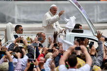 papa, despedida adeus, santuário, fátima, papamóvel