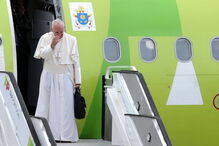 O papa Francisco no momento do adeus a Portugal