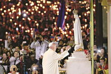  Papa, Procissão do Adeus, Fátima, Santo Padre, Base Aérea de Monte Real, Jacinta, Aparições, Lucas, Francisco Marto, Nossa Senhora, religião, questões sociais