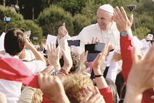  Papa, Procissão do Adeus, Fátima, Santo Padre, Base Aérea de Monte Real, Jacinta, Aparições, Lucas, Francisco Marto, Nossa Senhora, religião, questões sociais