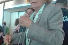 Salvador Sobral, Luísa Sobral, Luísa Cabral, avó, aeroporto, Amar pelos dois, Eurovisão, Portugal